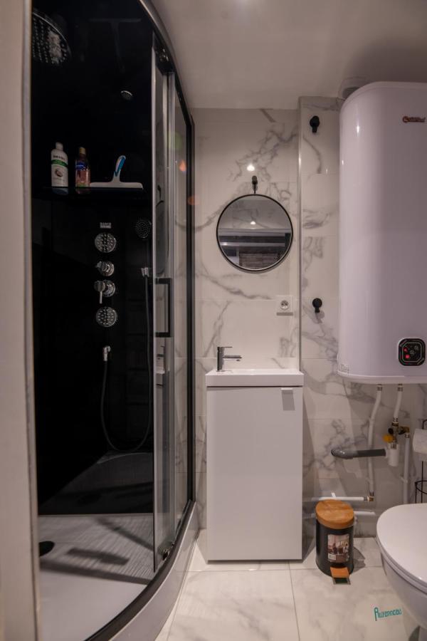 Naturel : Studio Calme Et Agreable Les Bordes 外观 照片