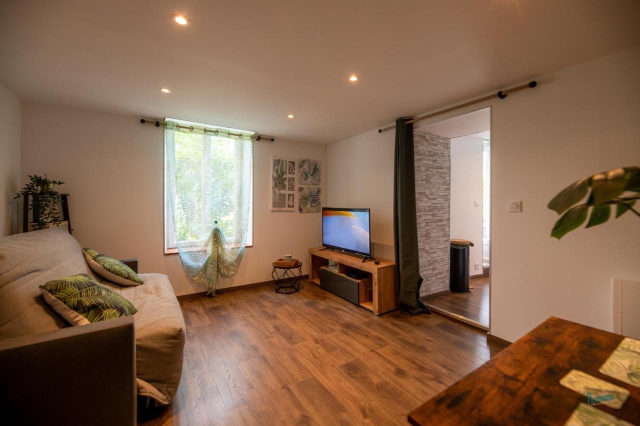 Naturel : Studio Calme Et Agreable Les Bordes 外观 照片
